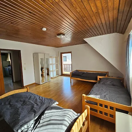 Mobilierte Mit 6 Betten Stuttgart, Boeblingen, Reutlingen, Apartman *