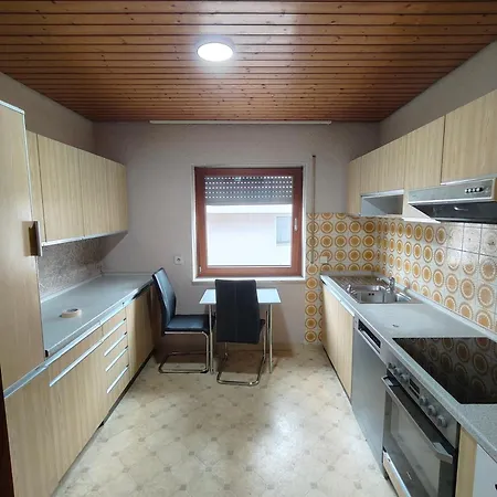 Mobilierte Mit 6 Betten Stuttgart, Boeblingen, Reutlingen, *